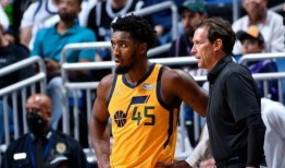 篮球球记者爆料新闻最新,篮球巨星转会内幕，新赛季阵容大揭秘！